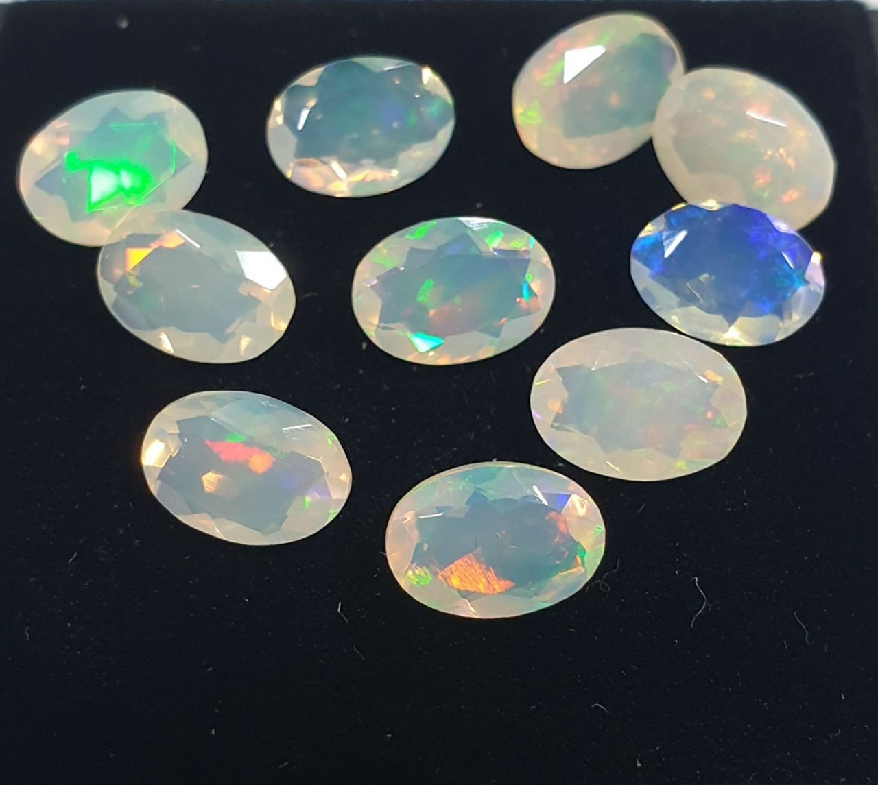 Lote de 10 piedras de ópalo blanco natural de 7 x 5 mm, talla ovalada facetada, venta al por mayor, piedras preciosas sin tratar.