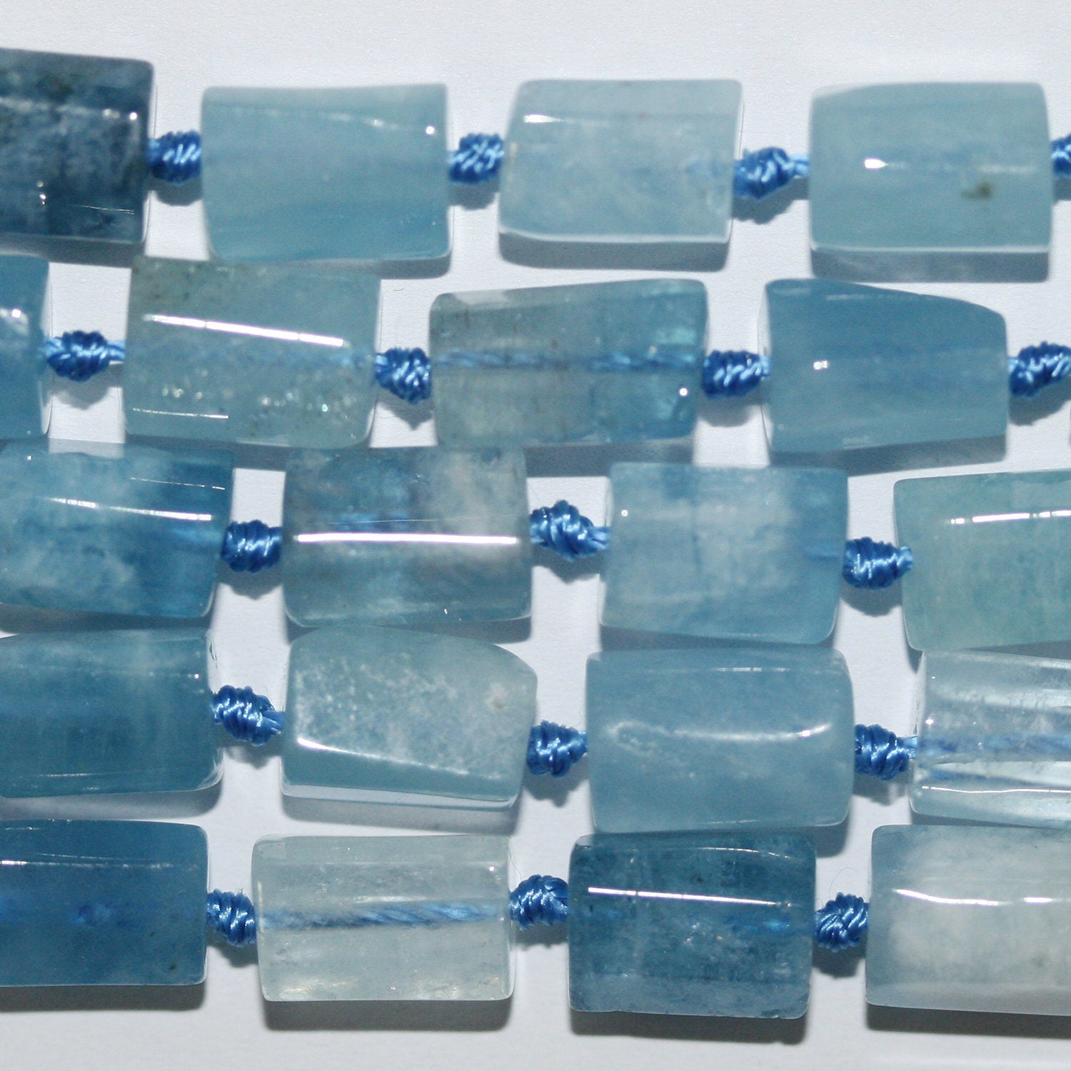 Cuentas tubulares facetadas de aguamarina Santa de 43 cm (9 x 6 mm). Longitud aproximada: 42 cm.