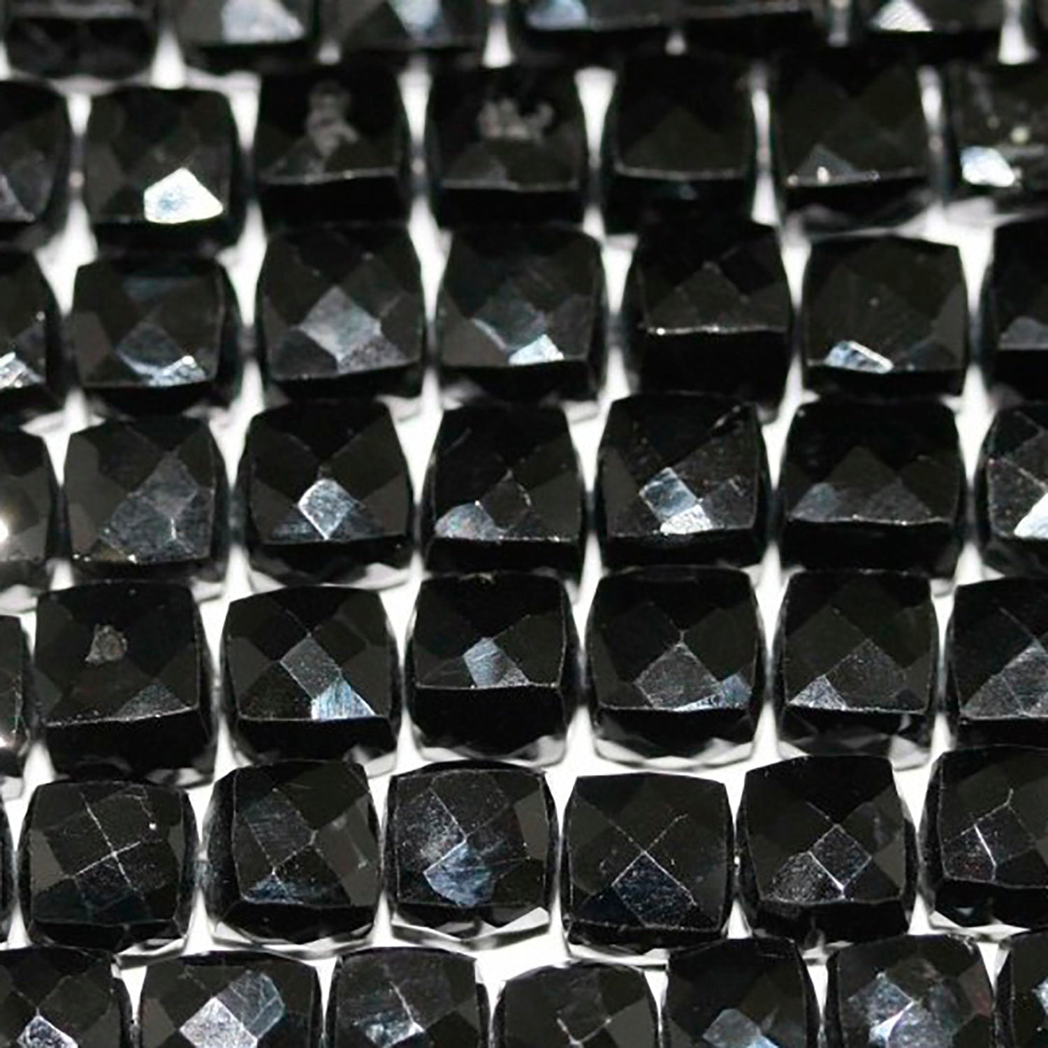 Perles cubiques à facettes en spinelle St de 20 cm (8 pouces), 7-8 mm - Fil de 20 cm