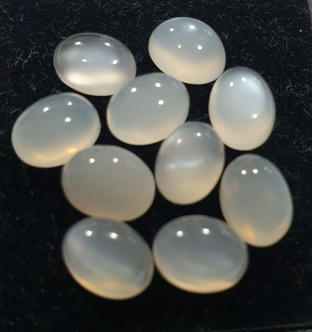 10 Pcs Lot White Moonstone Oval Cabochon 8x6mm. (10 pcs.)