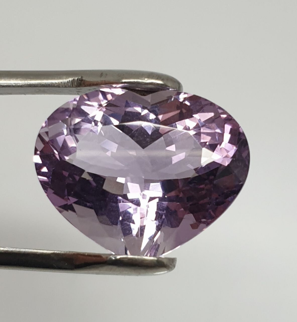 Piedra de amatista única en su tipo, talla briolette en forma de corazón, AAA, 20 x 16 mm, 17,5 ct, forma realmente elegante, talla briolette.