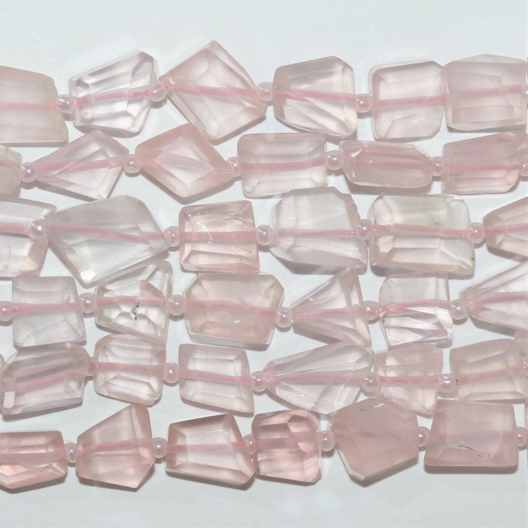 Perles de quartz rose facettées en forme de pépites, 8 x 6 mm environ, 14 pouces (35,5 cm) - Longueur du fil : 36 cm
