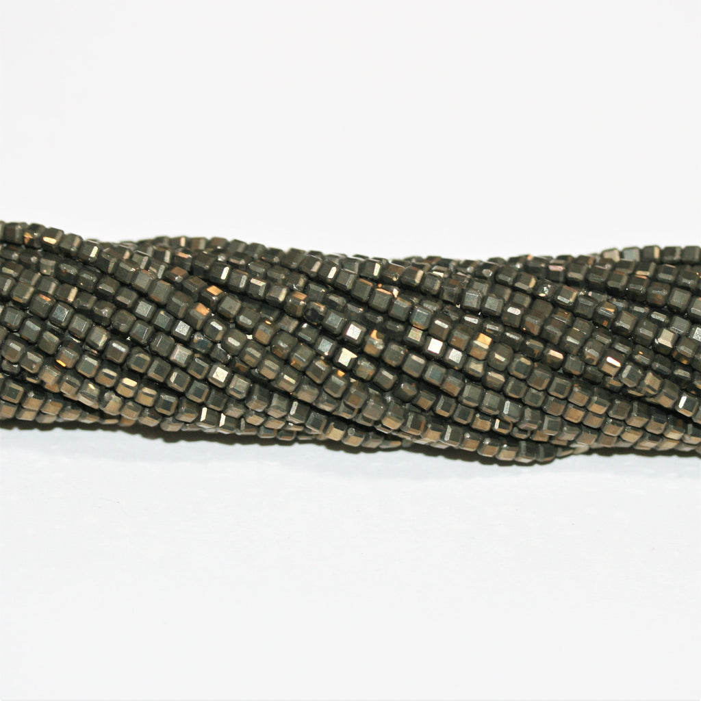 16" Cuentas de Cubo Facetadas de Pirita Santa 2mm.-Hilo 40cm.