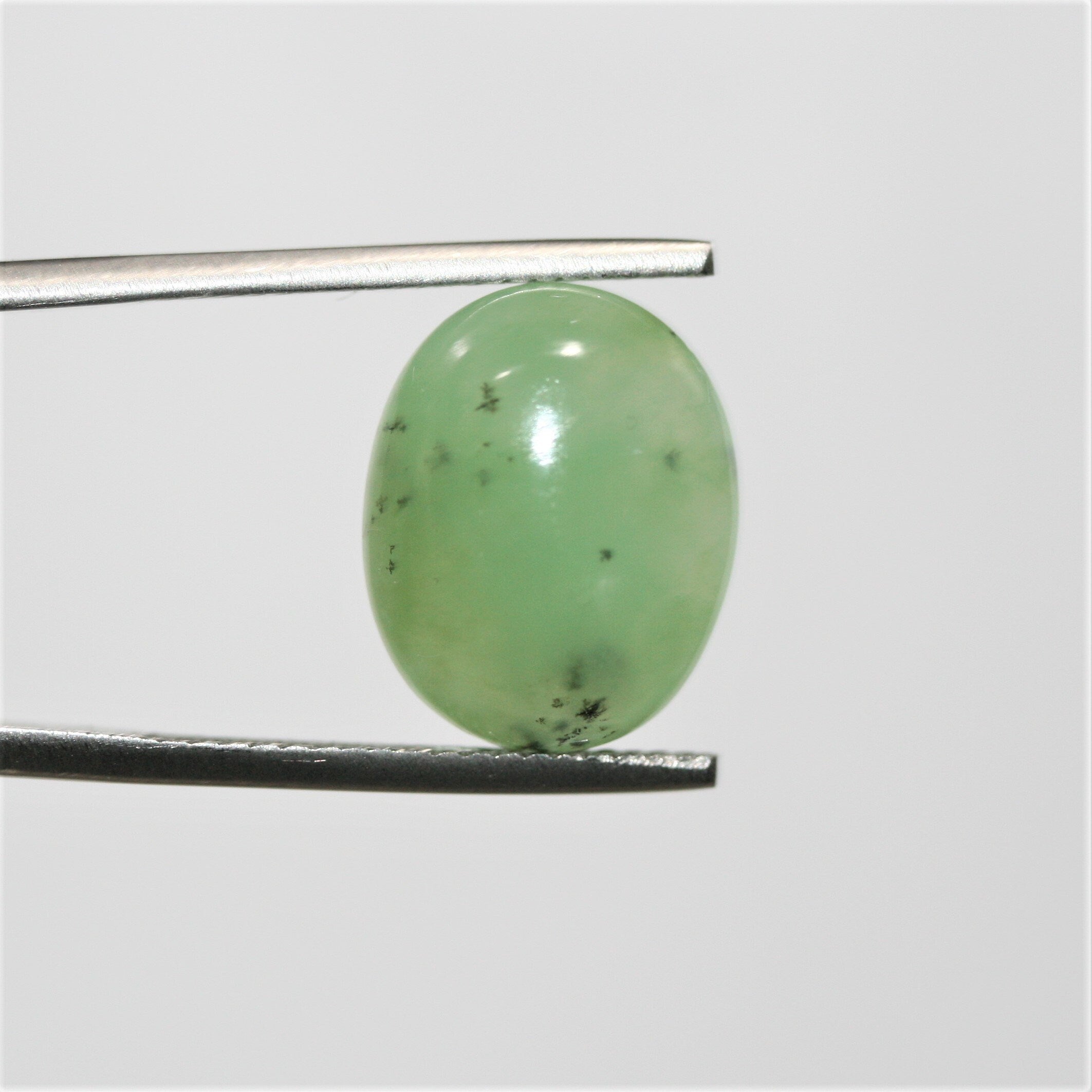 Chrysoprase Smooth Oval Cabochon 15.4x12.3mm. (8.58ct.).