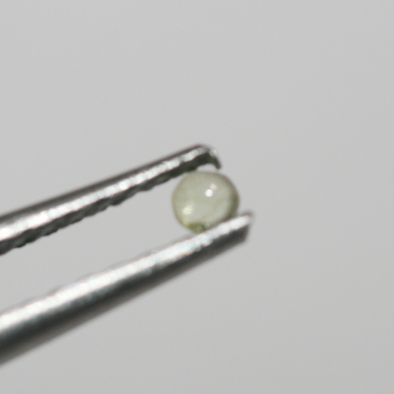 Lot Peridot Round Cabochon 2mm (10ct).