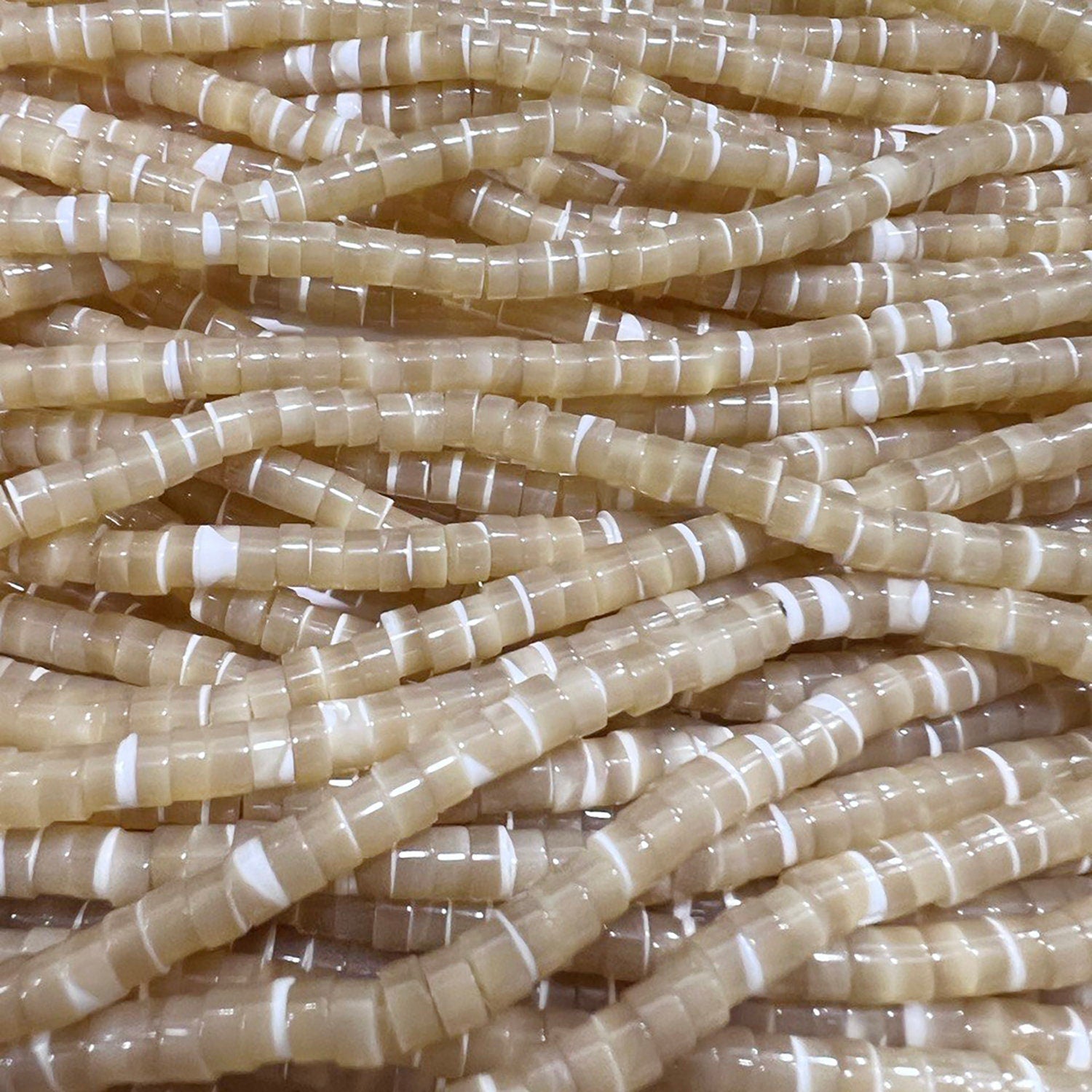 Cuentas de disco lisas MOP marrón de 4 x 2 mm (15") - Hilo de 39 cm