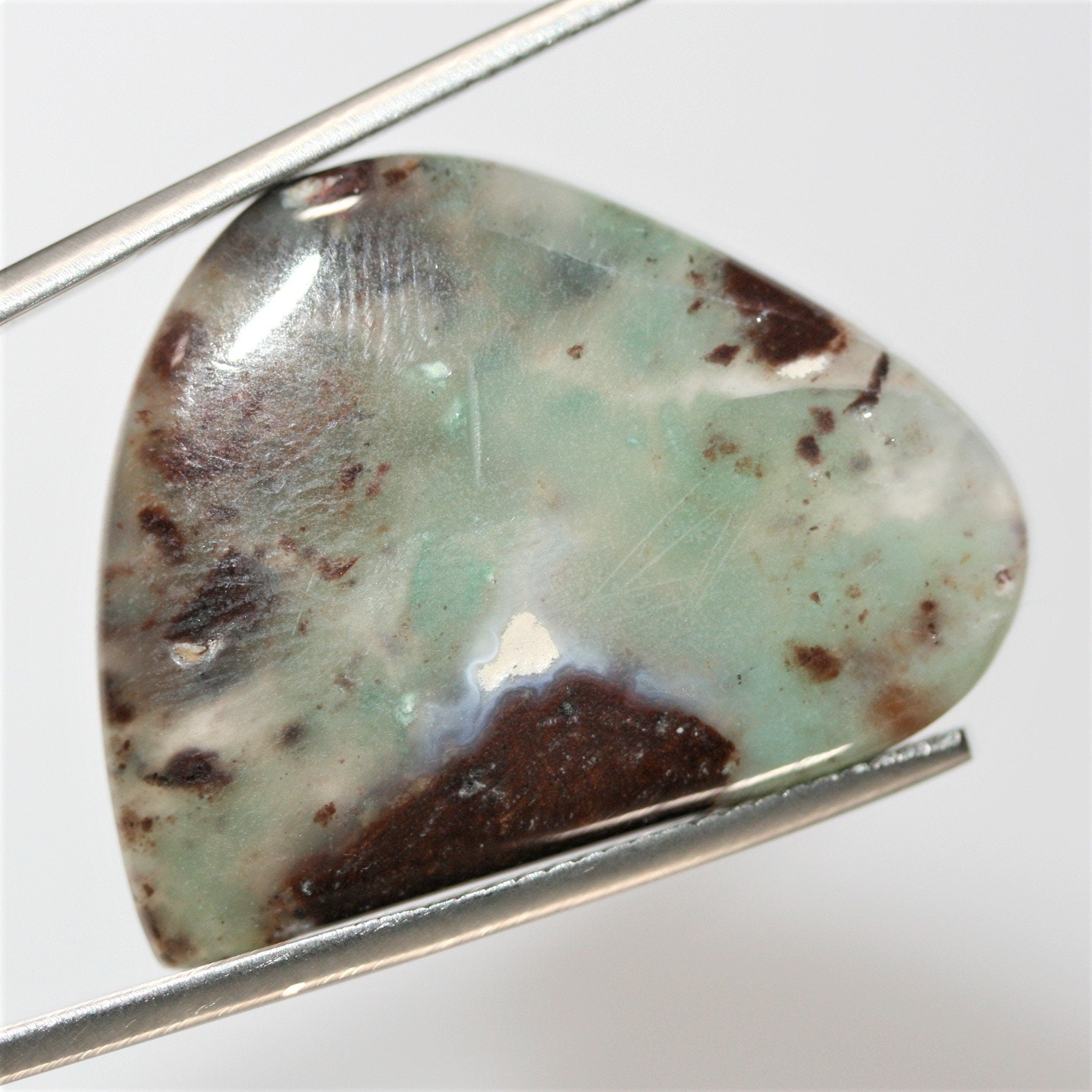 Smooth Irregular Chalcedony Cabochon 29.8x28.6mm. (25.3ct.)