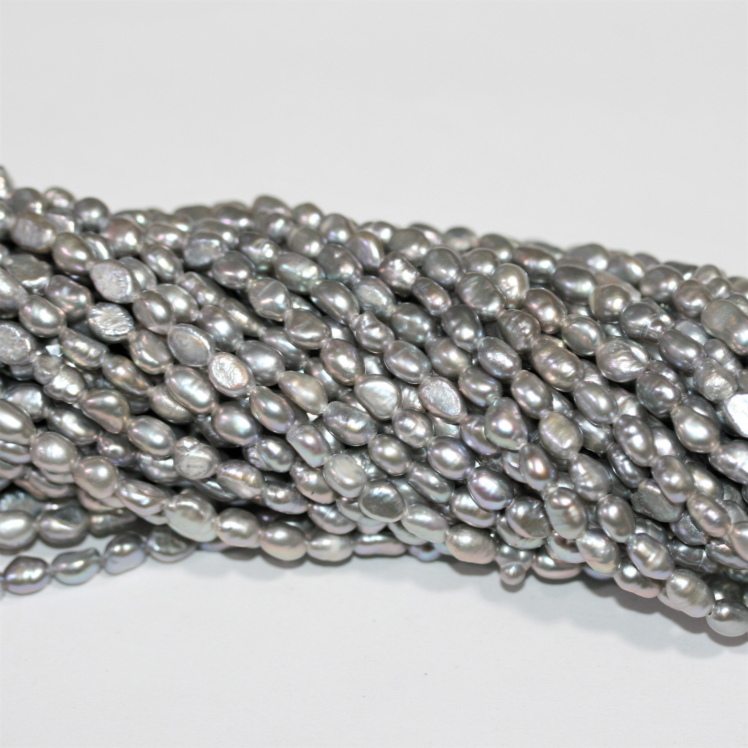 Perles baroques St. Gray de 14 pouces, 4-5 mm - Brin de 36 cm.