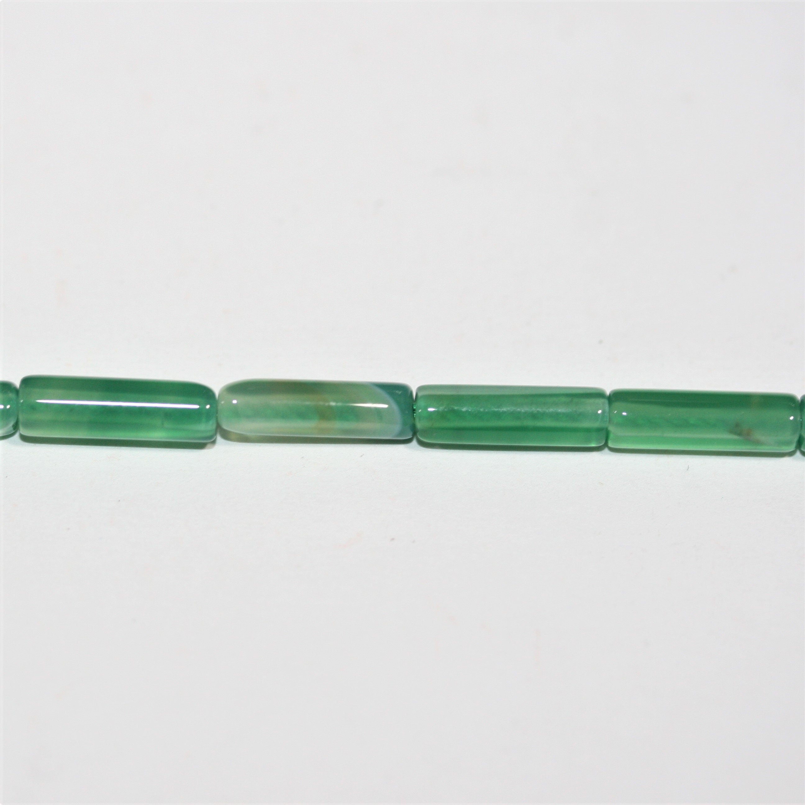 Perles tubulaires lisses en agate verte St 15" 13x4mm.- Brin 39cm.