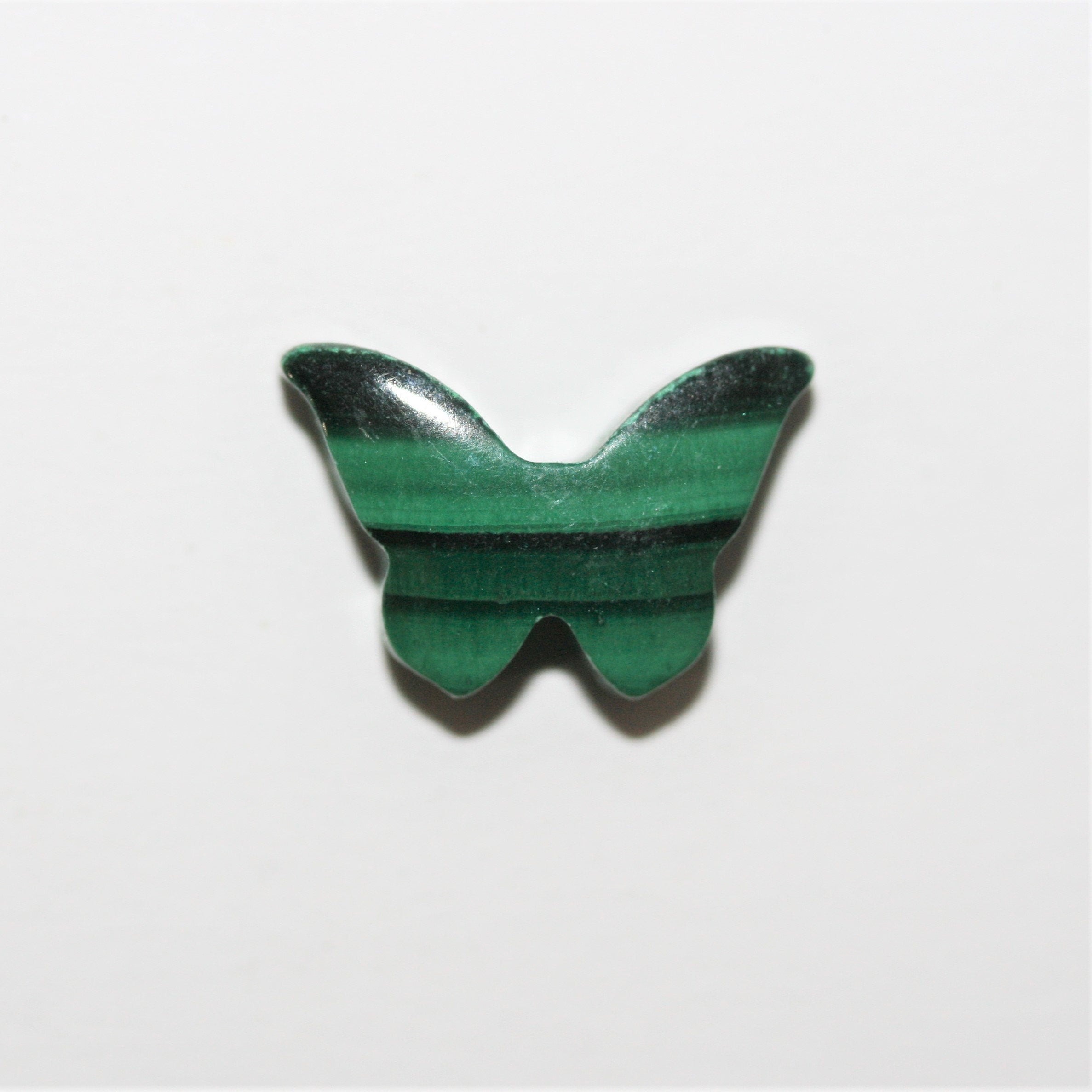 Colgante de mariposa lisa de malaquita (18 x 12 mm aprox.) - Artículo 13214