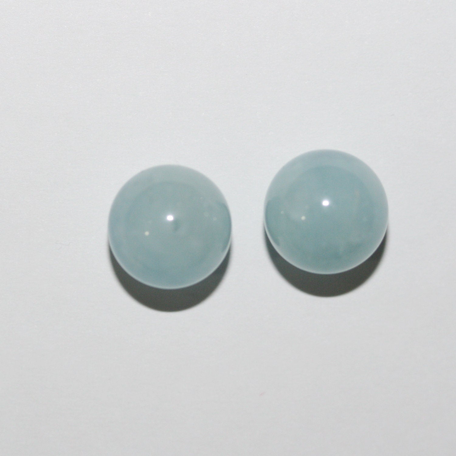 Perles rondes demi-percées en aigue-marine 8 mm (1 paire)