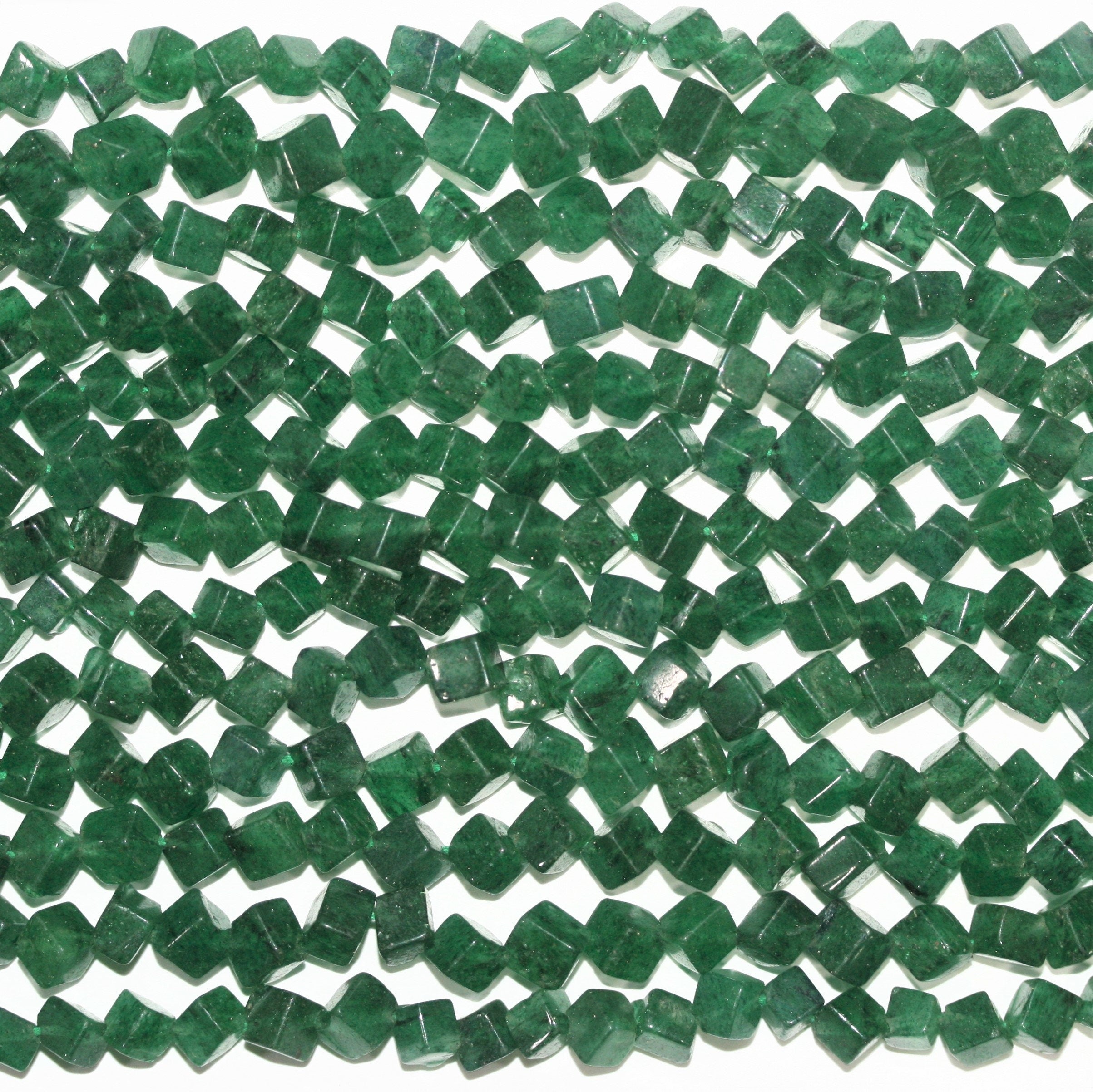 14" Perles cubiques lisses en aventurine St. Green 4,5-5 mm.- Brin 37 cm.