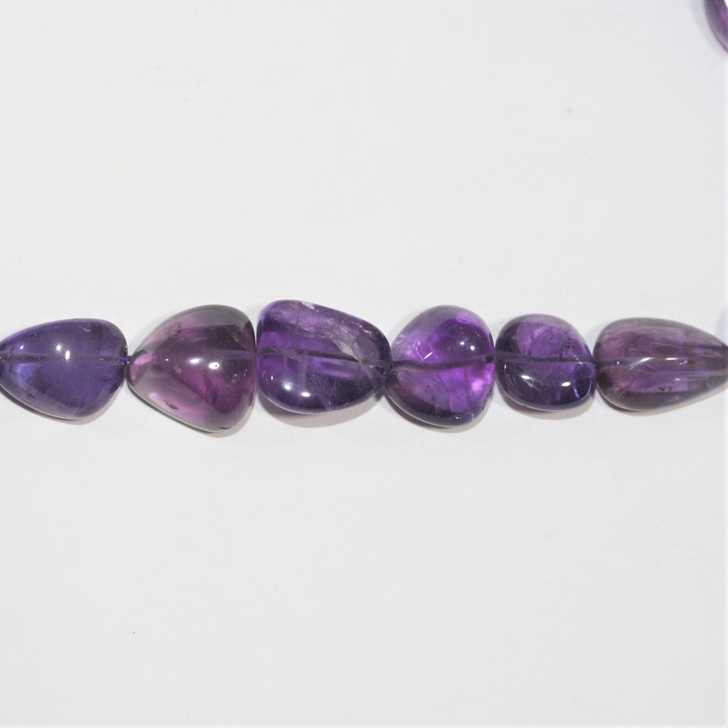 Cuentas de pepitas lisas de amatista Santa de 22", 8-20 mm. Aprox. - Hilo de 56 cm.