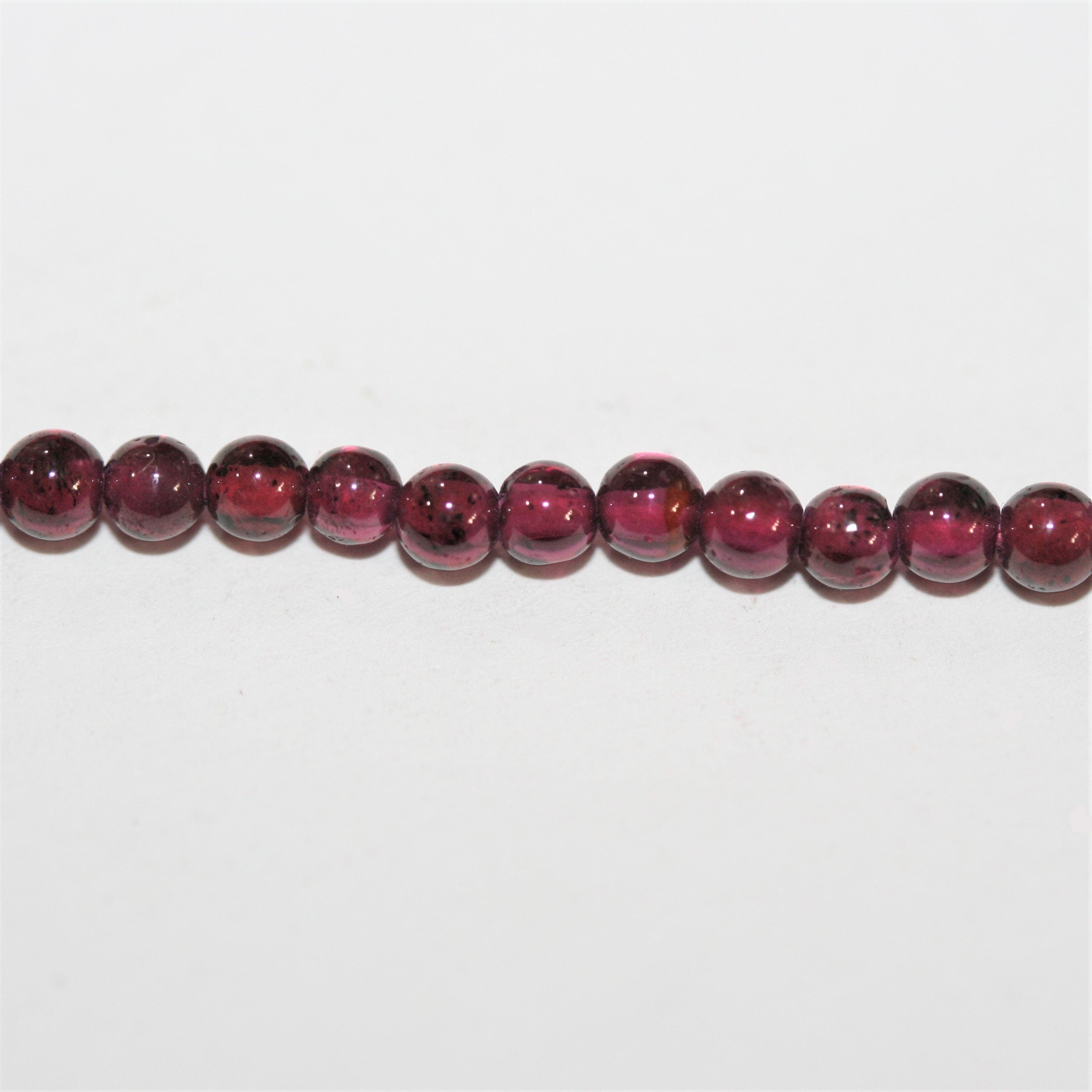 14" St Garnet Smooth Round Beads 2.5mm.- Strand 35cm.