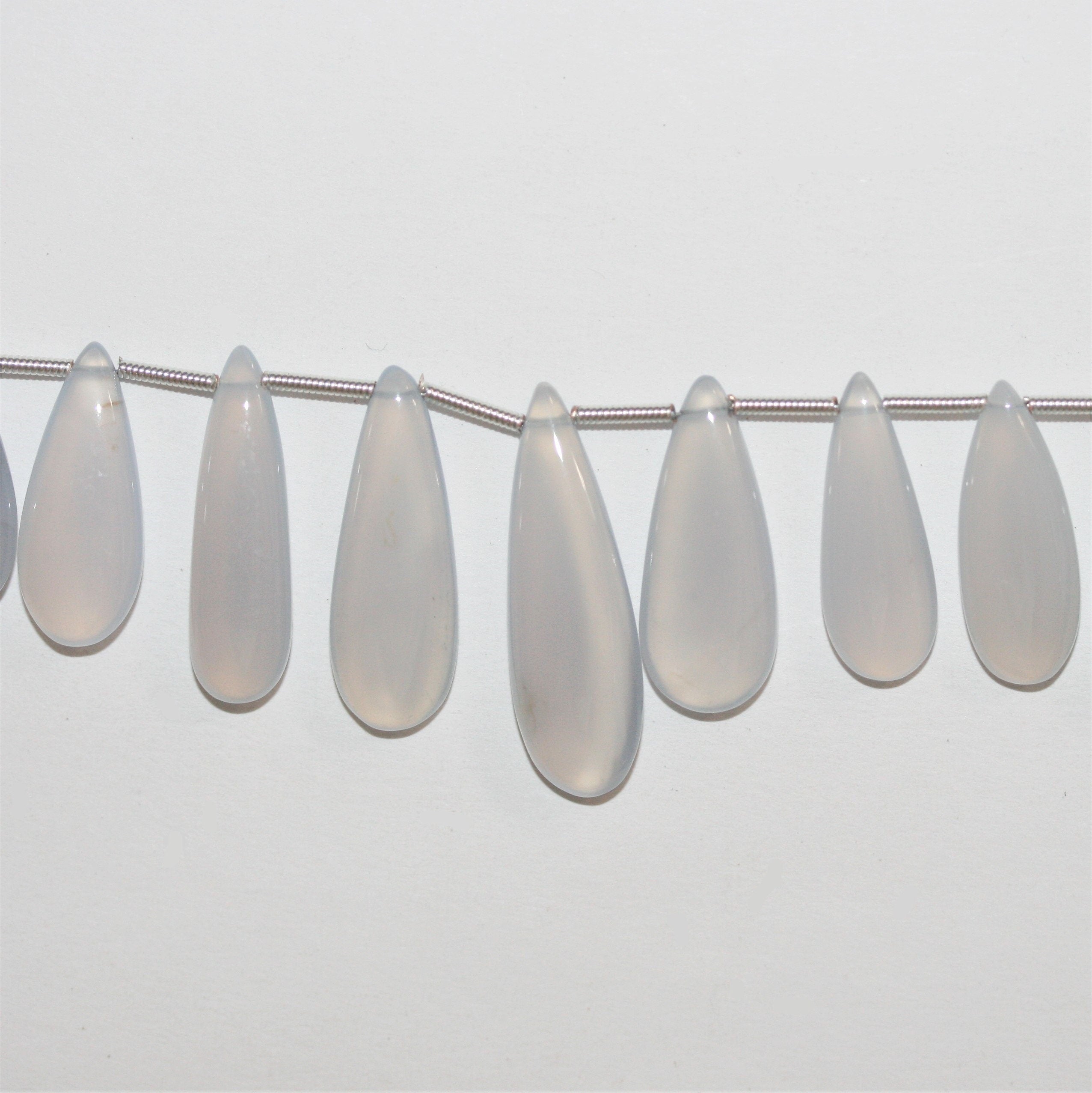 8" St Chalcedony Graduated Smooth Drop Beads 13x7.5- 29x9mm. Approx.- Strand 20cm. - Hard Gems