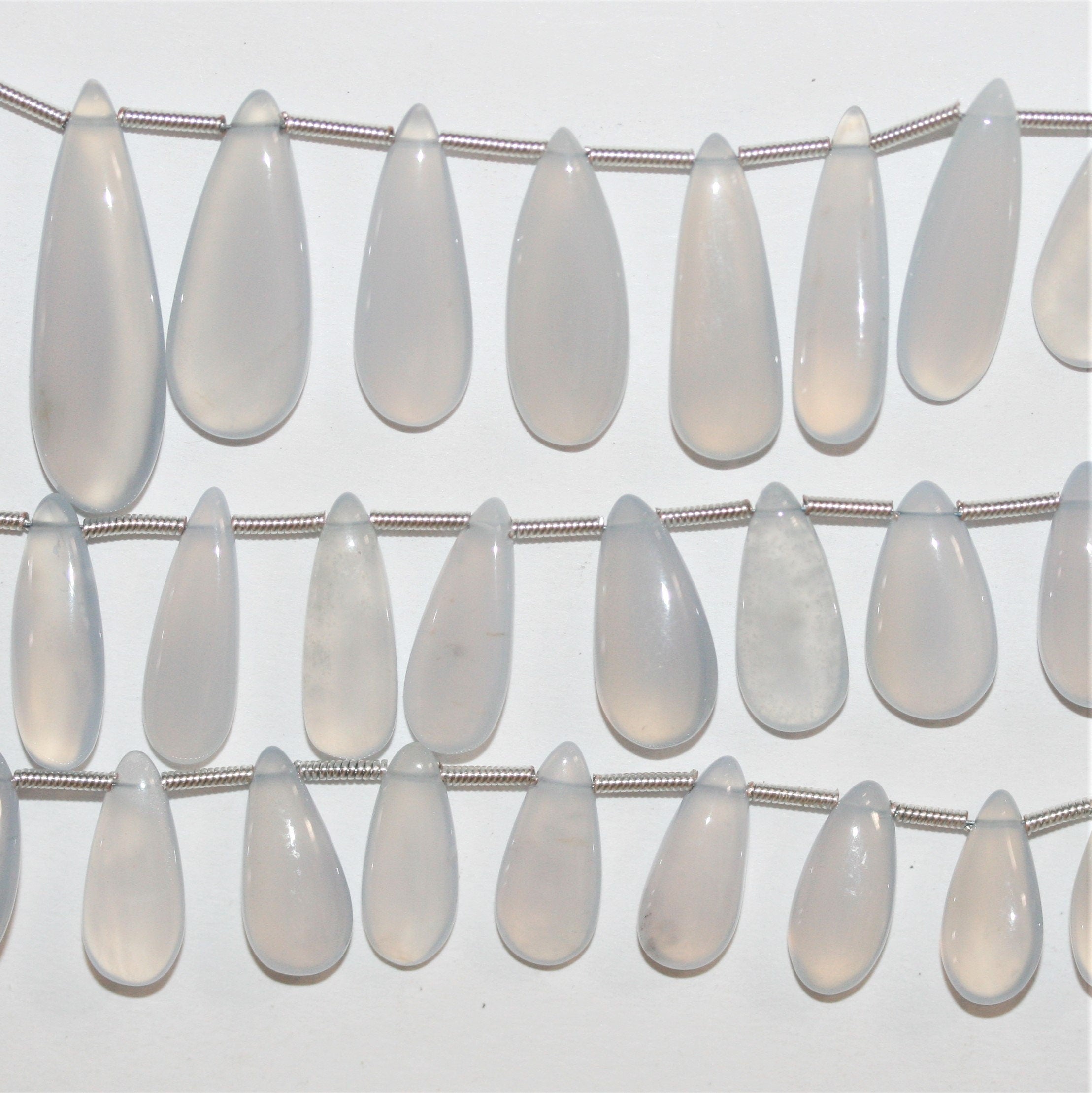 8" St Chalcedony Graduated Smooth Drop Beads 13x7.5- 29x9mm. Approx.- Strand 20cm. - Hard Gems