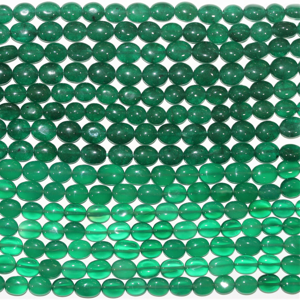 Perles ovales lisses en onyx vert 9x7mm. Longueur approximative du fil : 33 cm.