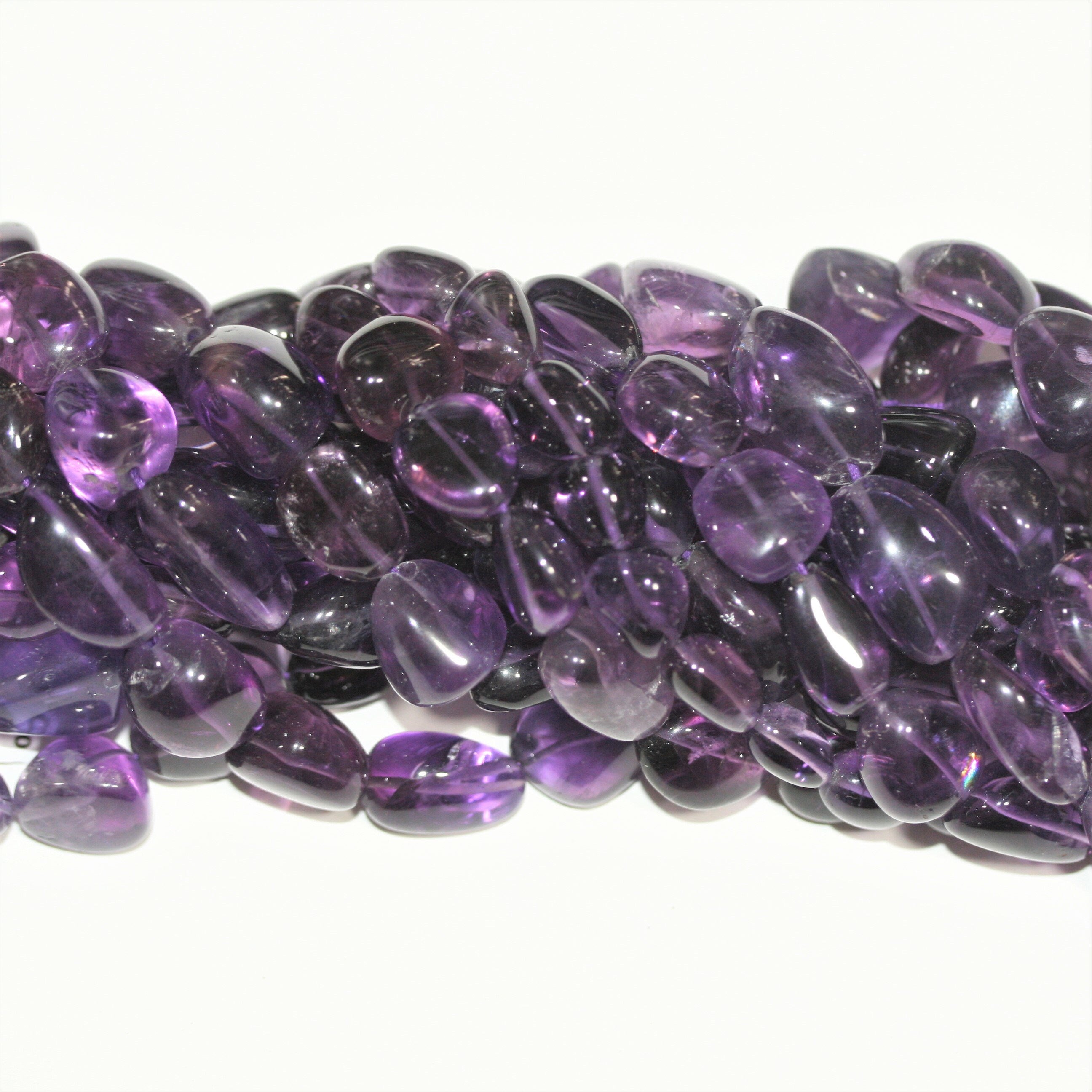 Cuentas de pepitas lisas de amatista Santa de 22", 8-20 mm. Aprox. - Hilo de 56 cm.