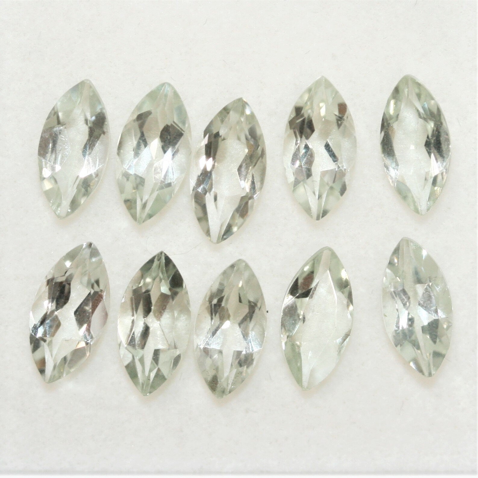 Lot de 10 pierres de prasiolite facettées en forme de marquise, 10 x 5 mm.