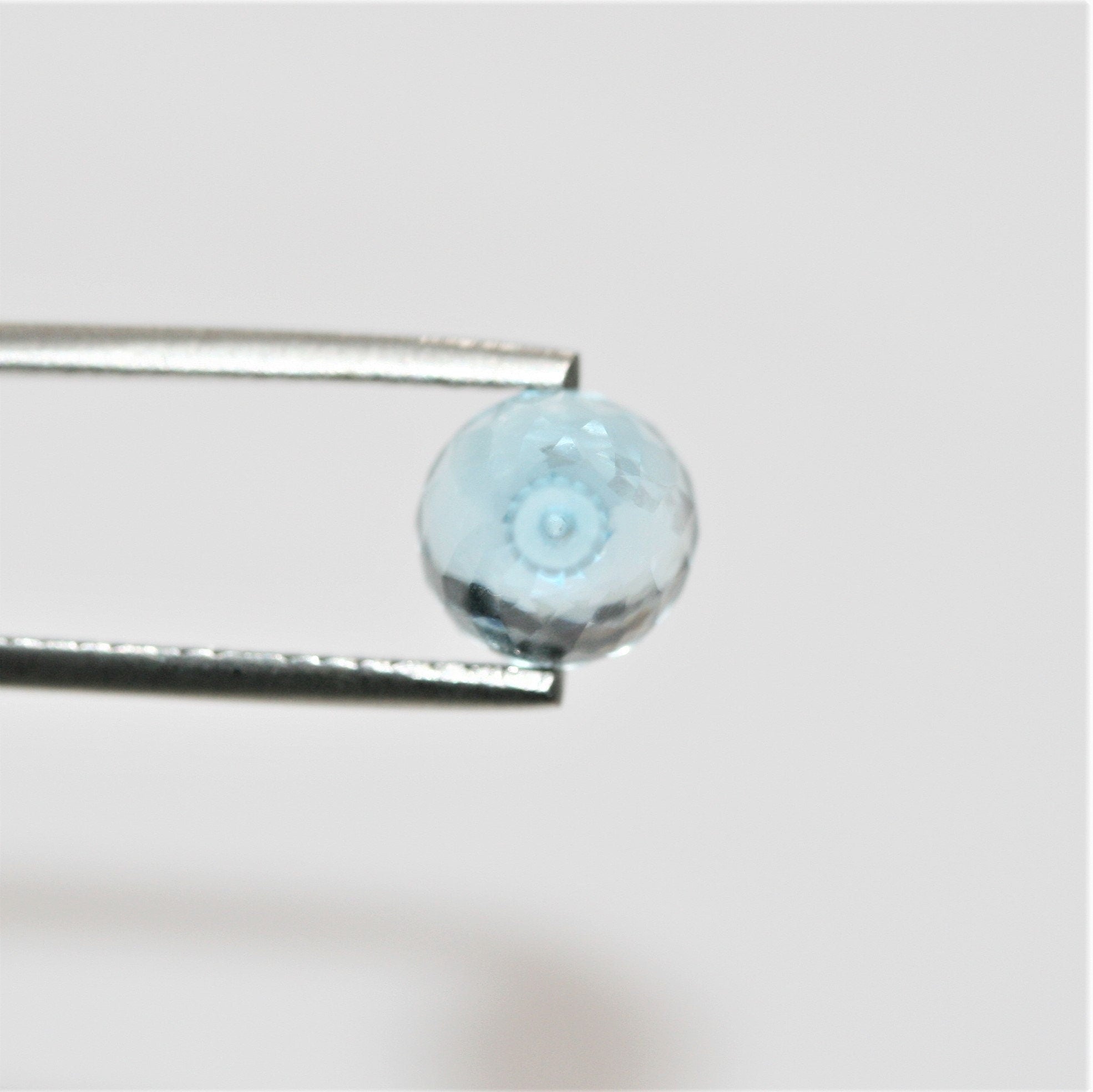 Topazes bleu ciel demi-percées à facettes en forme de goutte, lot de 12 x 8 mm - 1 paire