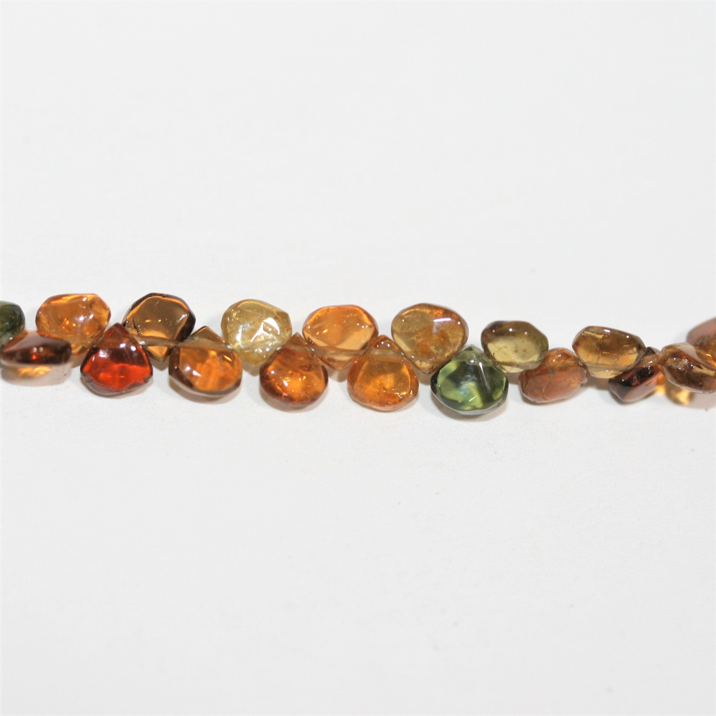 Cuentas de turmalina marrón lisa de 8" de 4 mm - Hilo de 20 cm.