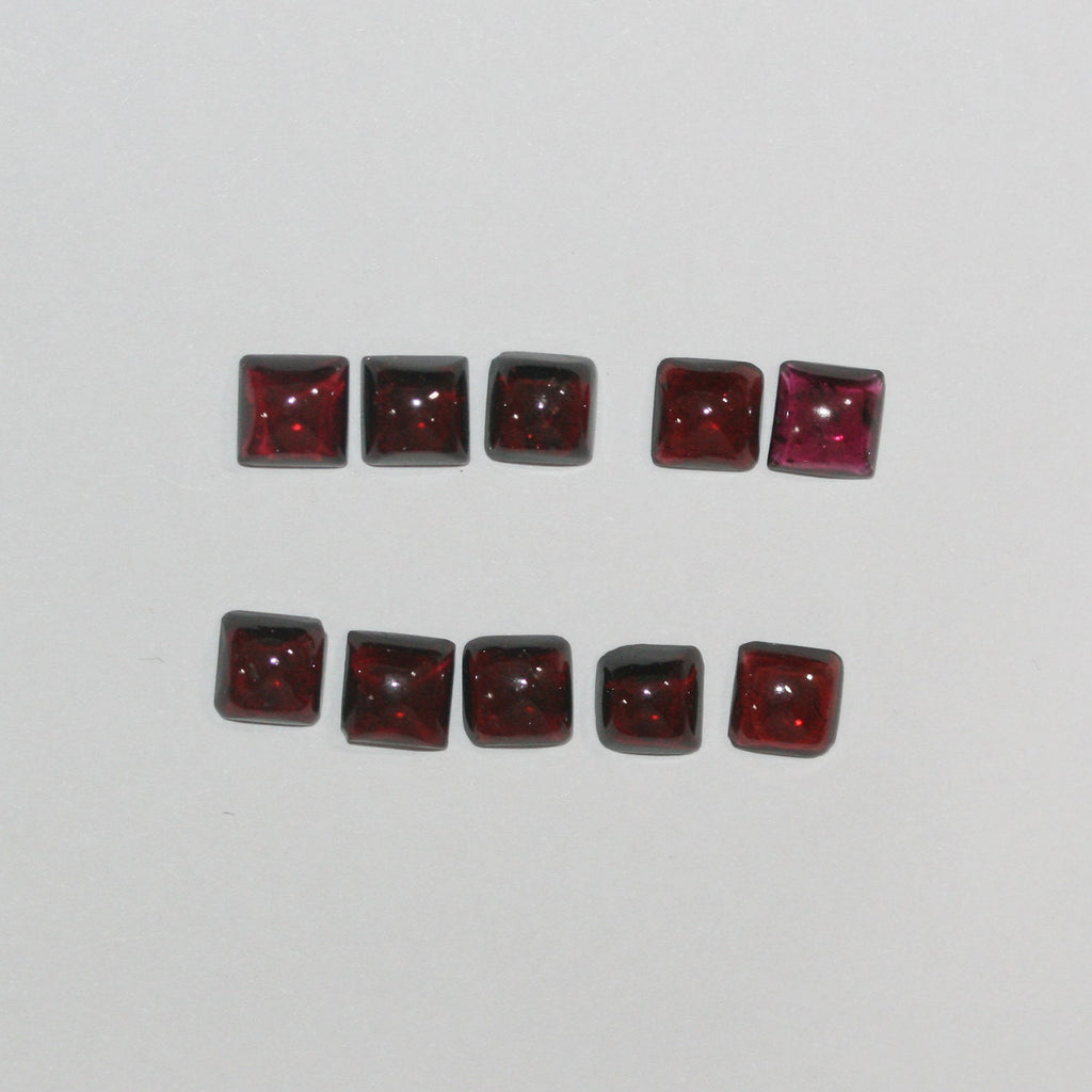 10Pcs Lot Garnet Square Cabochon 6mm.-(10 pcs.)