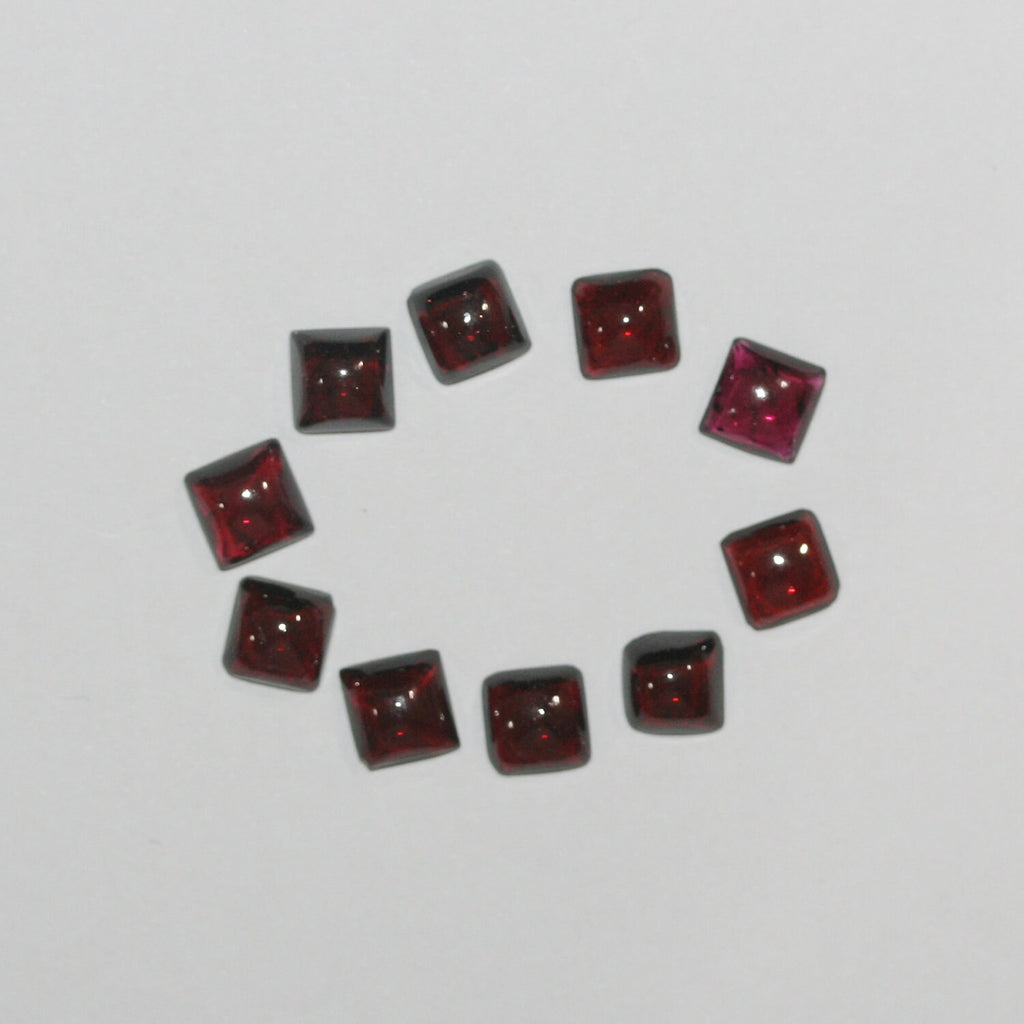10Pcs Lot Garnet Square Cabochon 6mm.-(10 pcs.)