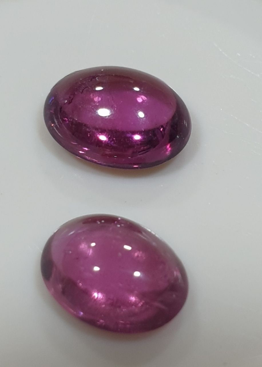 Rhodolite Garnet Pair Oval Cabochon 7x6mm.-(2pcs.)