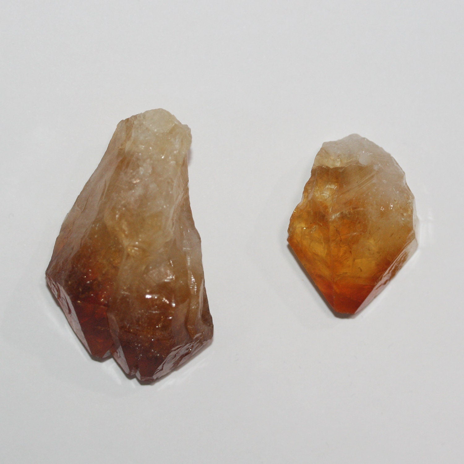 Pendentif en citrine brute 47x25mm environ (1 pièce)