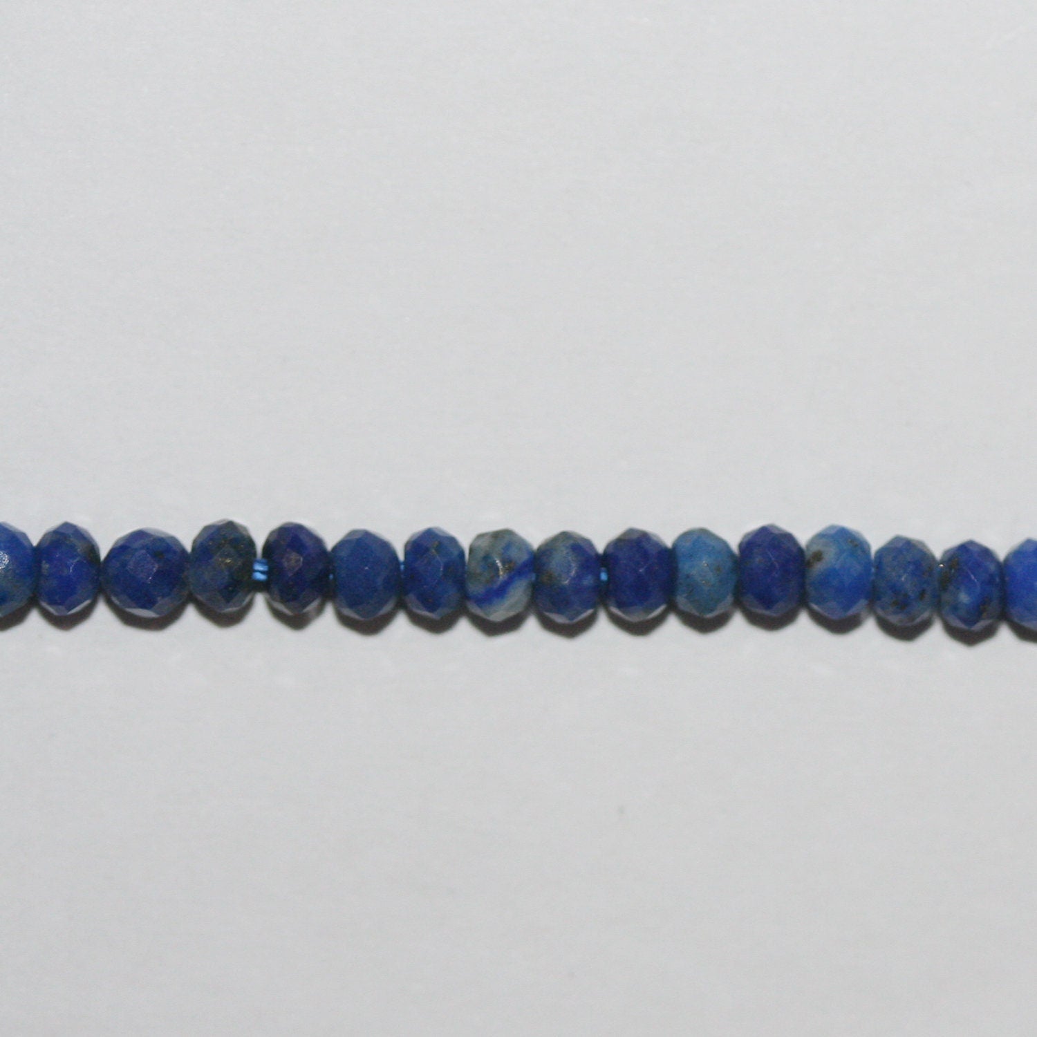 Perles rondelles à facettes en lapis-lazuli de 15 pouces, 3 x 2 mm. - Fil de 39 cm.