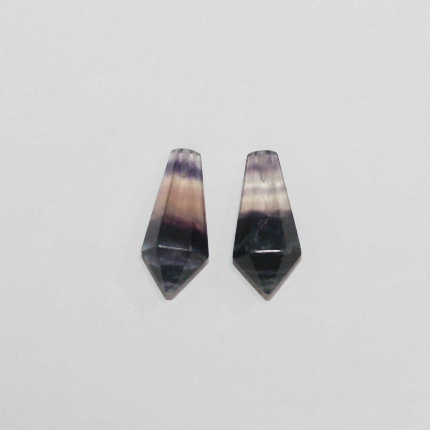 Bâtonnets de fluorite à facettes, demi-percés, 23 x 10 mm - 1 paire