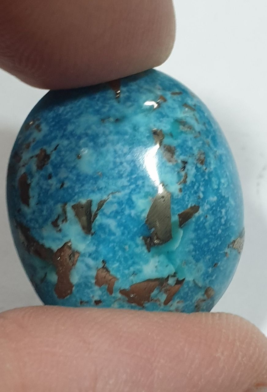Cabochon ovale en turquoise naturelle de grande taille (24,2 x 20,3 mm, 34 carats)