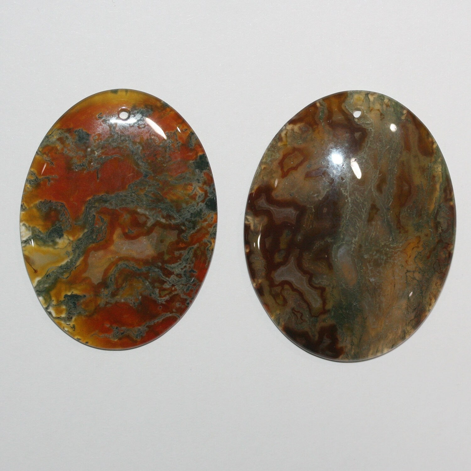 Colgante ovalado liso de ágata musgosa 52x41 mm aprox. (1 ud.).