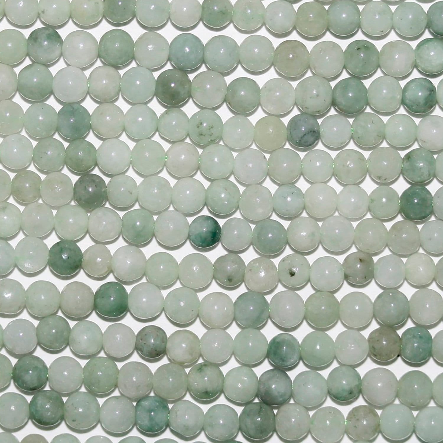 16" st Cuentas redondas lisas de jade de Birmania de 4 mm - Hilo de 40 cm.