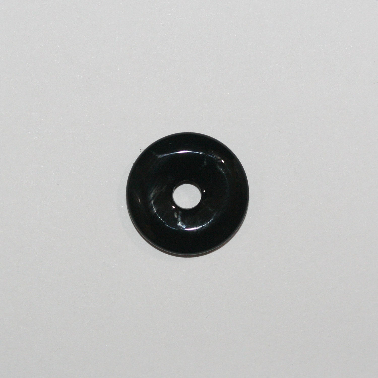 Pendentif disque en obsidienne lisse en forme de beignet 20 mm.