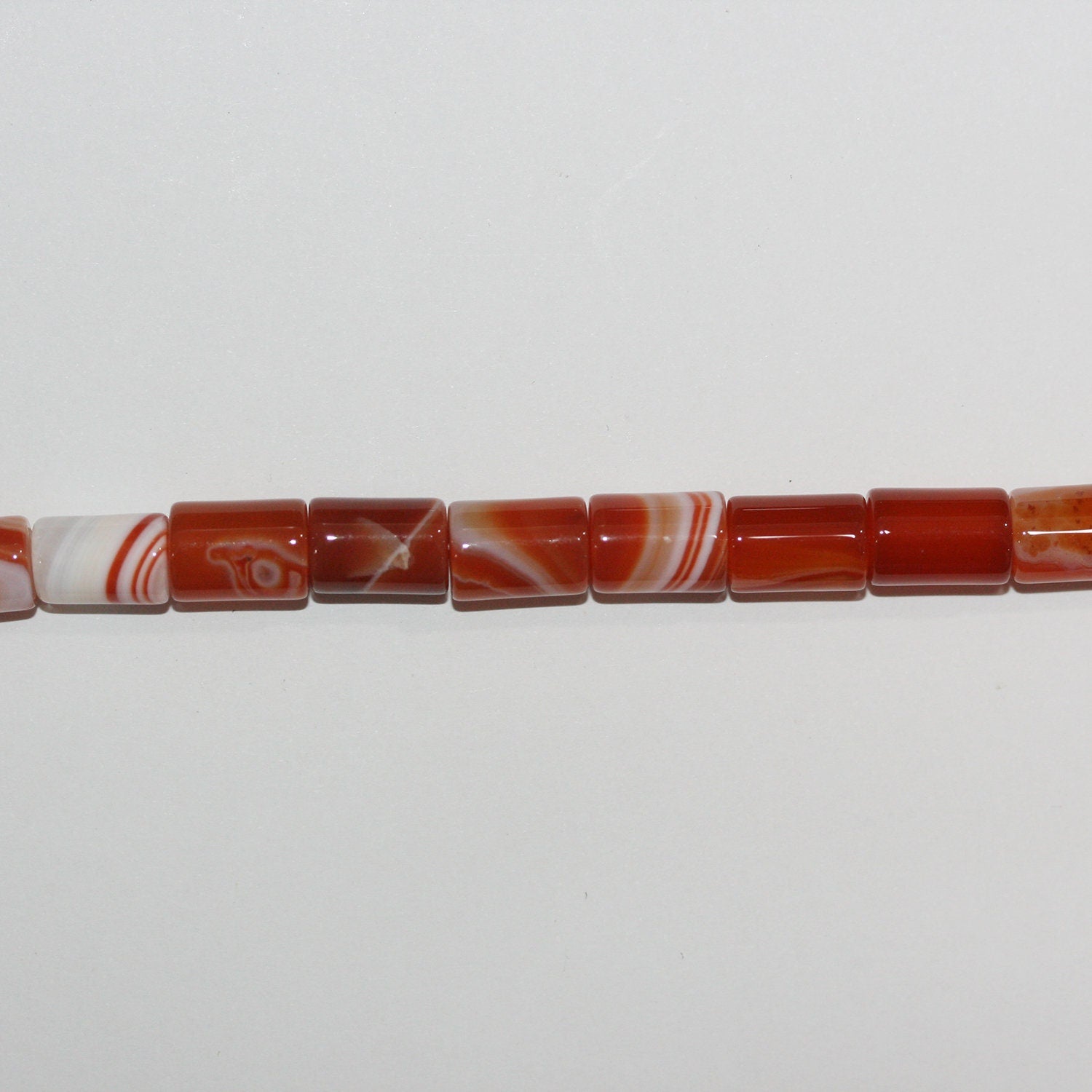 Perles cylindriques lisses en agate à rayures orange St de 15 pouces, 11 x 8 mm. - Fil de 39 cm.