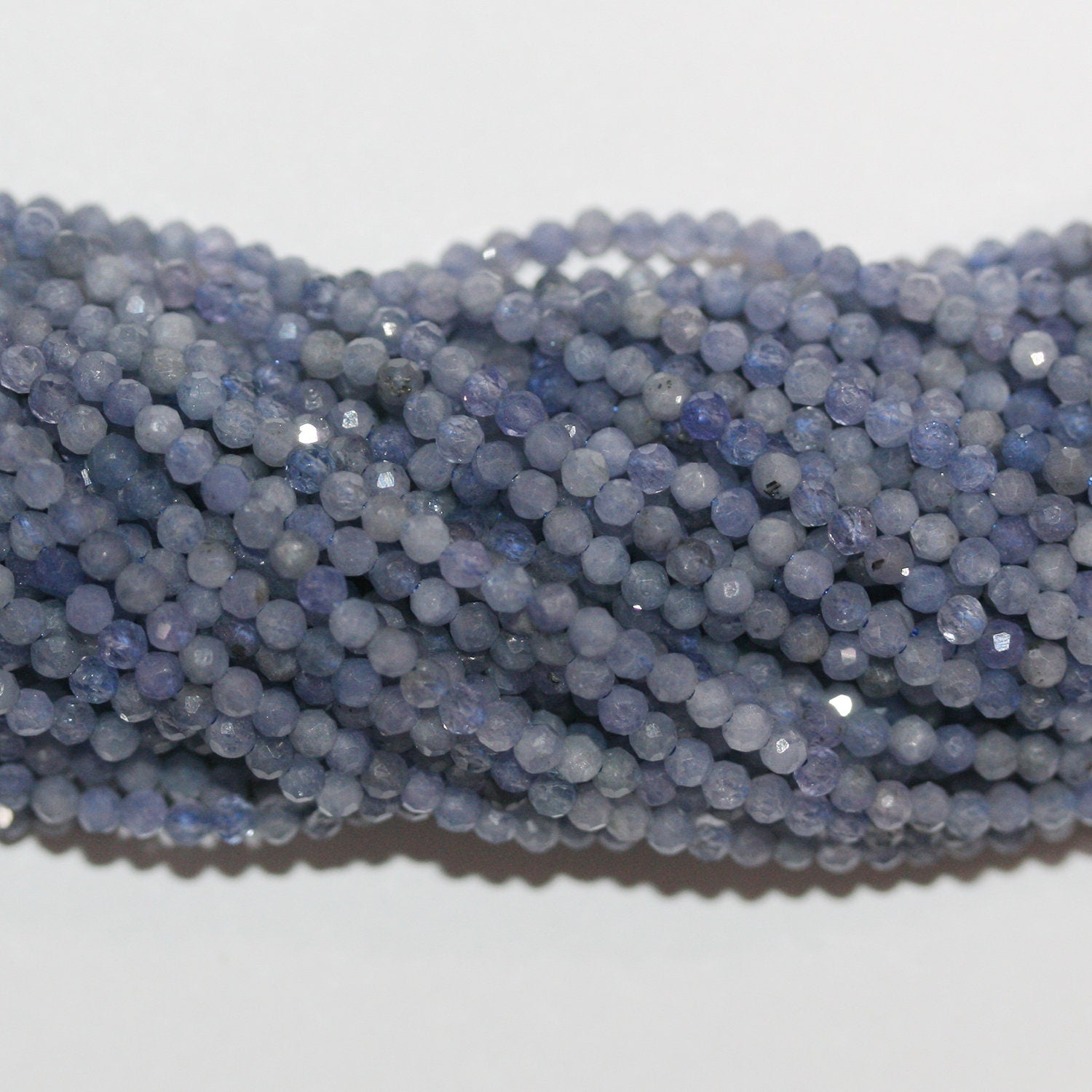 Perles rondes à facettes en tanzanite St de 15 pouces, 2 mm, brin de 39 cm.