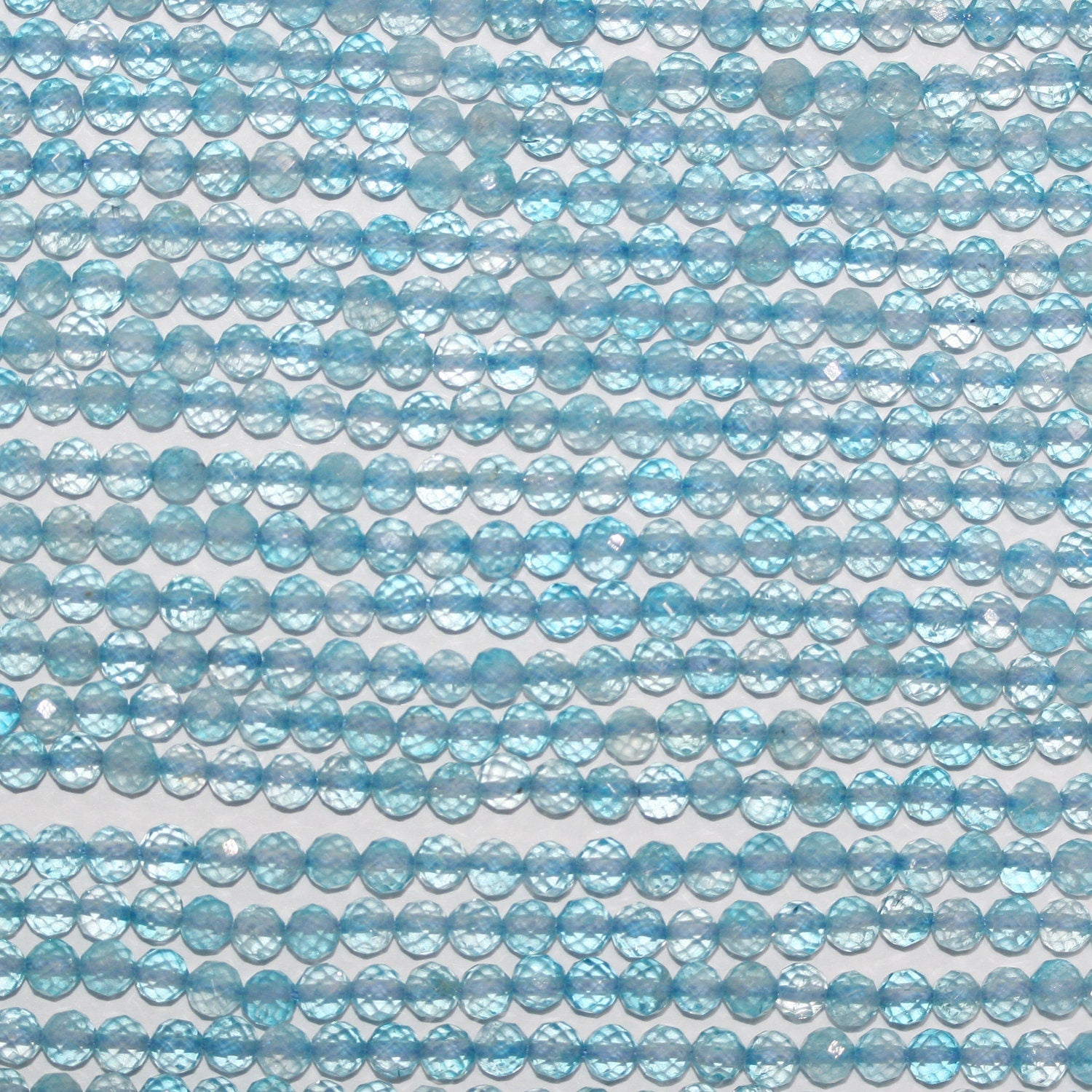 Perles rondes à facettes en topaze bleue, 15 pouces, 4 mm - Fil de 39 cm