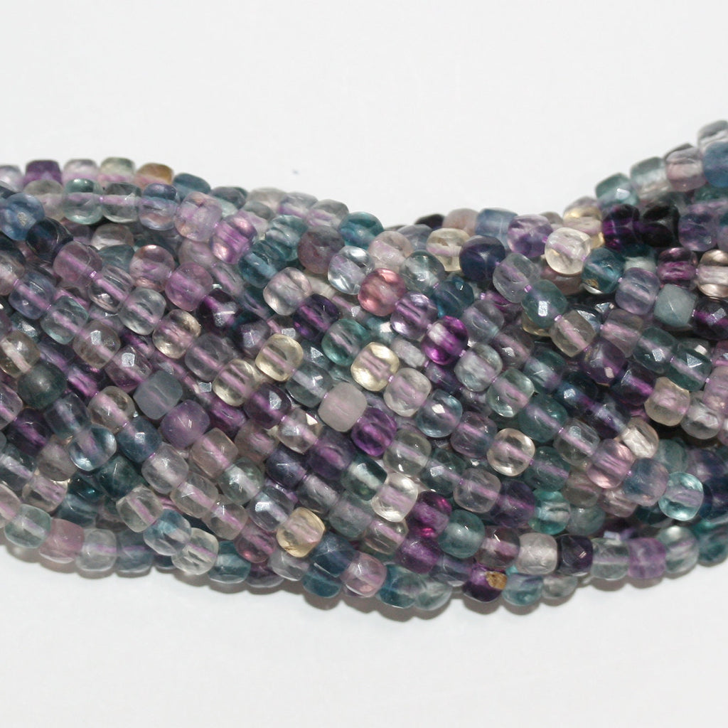 Perles cubiques à facettes en fluorite St de 15 pouces (4 mm) - Fil de 39 cm