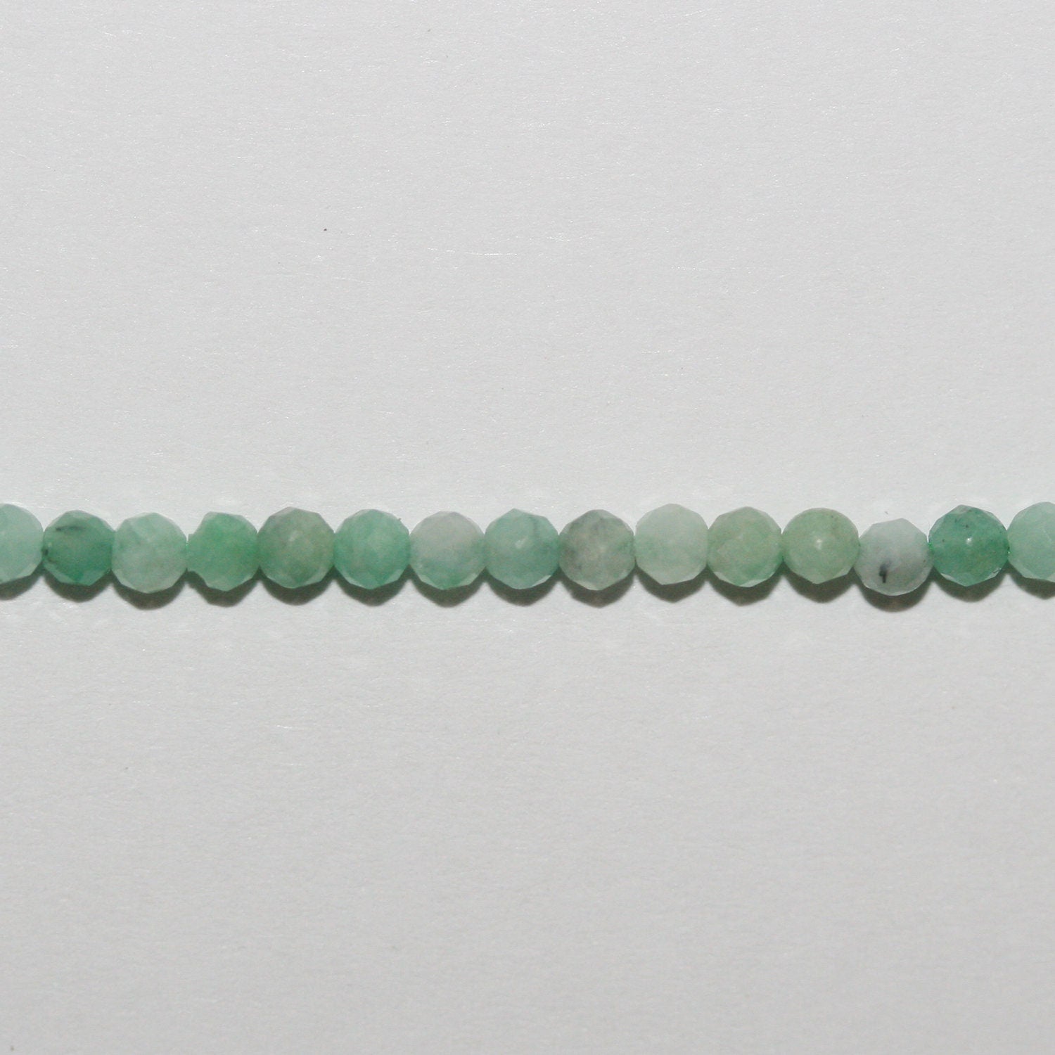 15" Perles rondes à facettes St Emerald 2 mm.-Rig 39 cm.