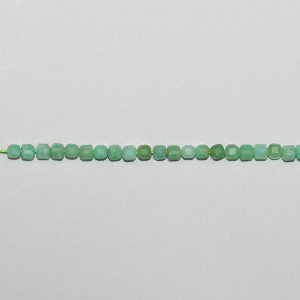 Perles cubiques à facettes en chrysoprase de 15 pouces, 3 mm - Fil de 39 cm.