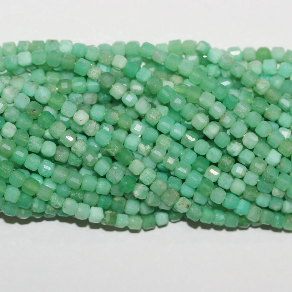 Perles cubiques à facettes en chrysoprase de 15 pouces, 3 mm - Fil de 39 cm.