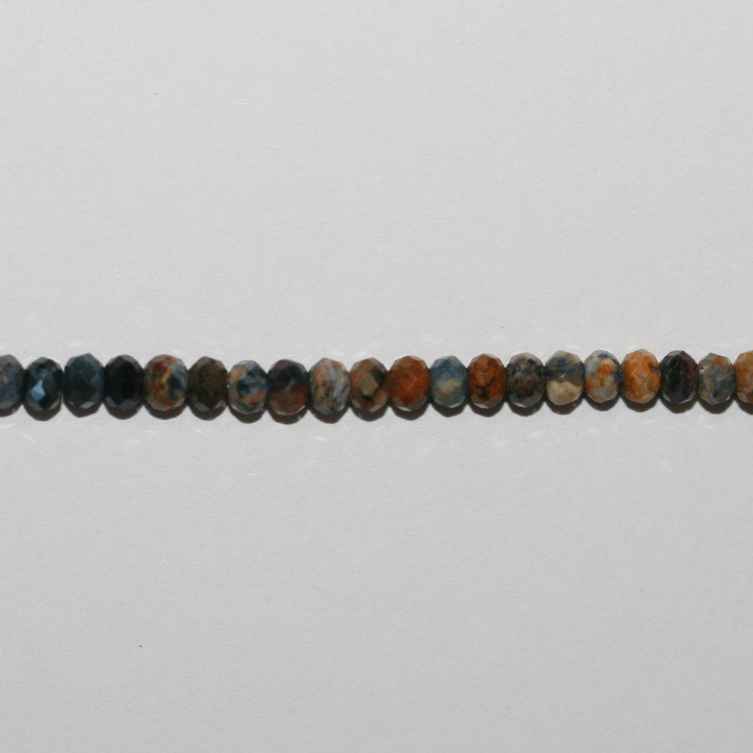 Perles rondelles à facettes en pierre de Sainte-Piété 15" 3x2mm.-Rig 39cm.