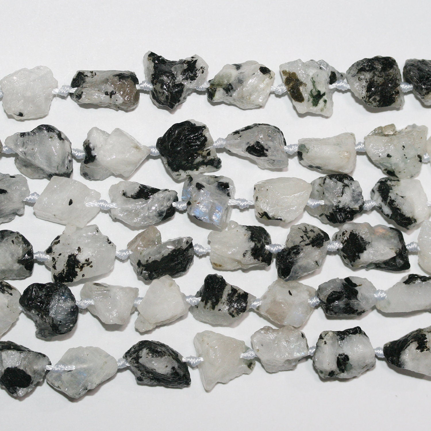 Perles de pierre de lune St non polies en pépites de 16 pouces, 13-15 mm environ - Fil de 40 cm.