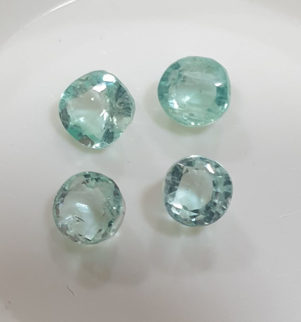 Lote de esmeraldas facetadas redondas de 4-4,5 mm (4 piezas) - Paquetes de piedras preciosas - Piedras sueltas al por mayor - Gemas naturales