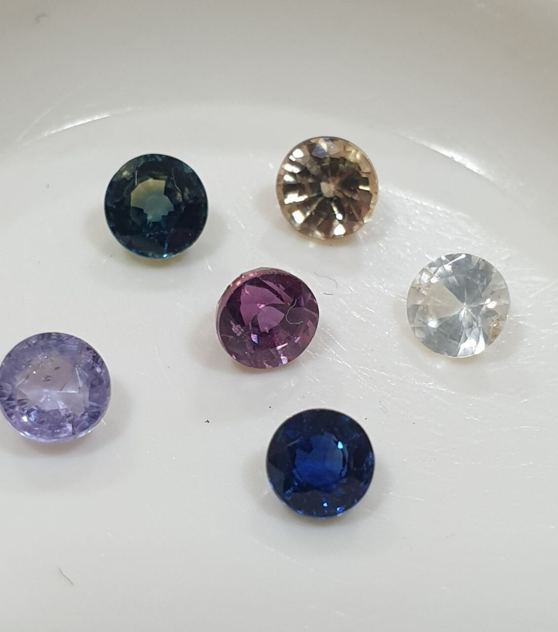 Lot de 6 saphirs multicolores à facettes rondes de 3,5 à 3,7 mm - Pierres précieuses en vrac - Prix de gros - Gemmes naturelles