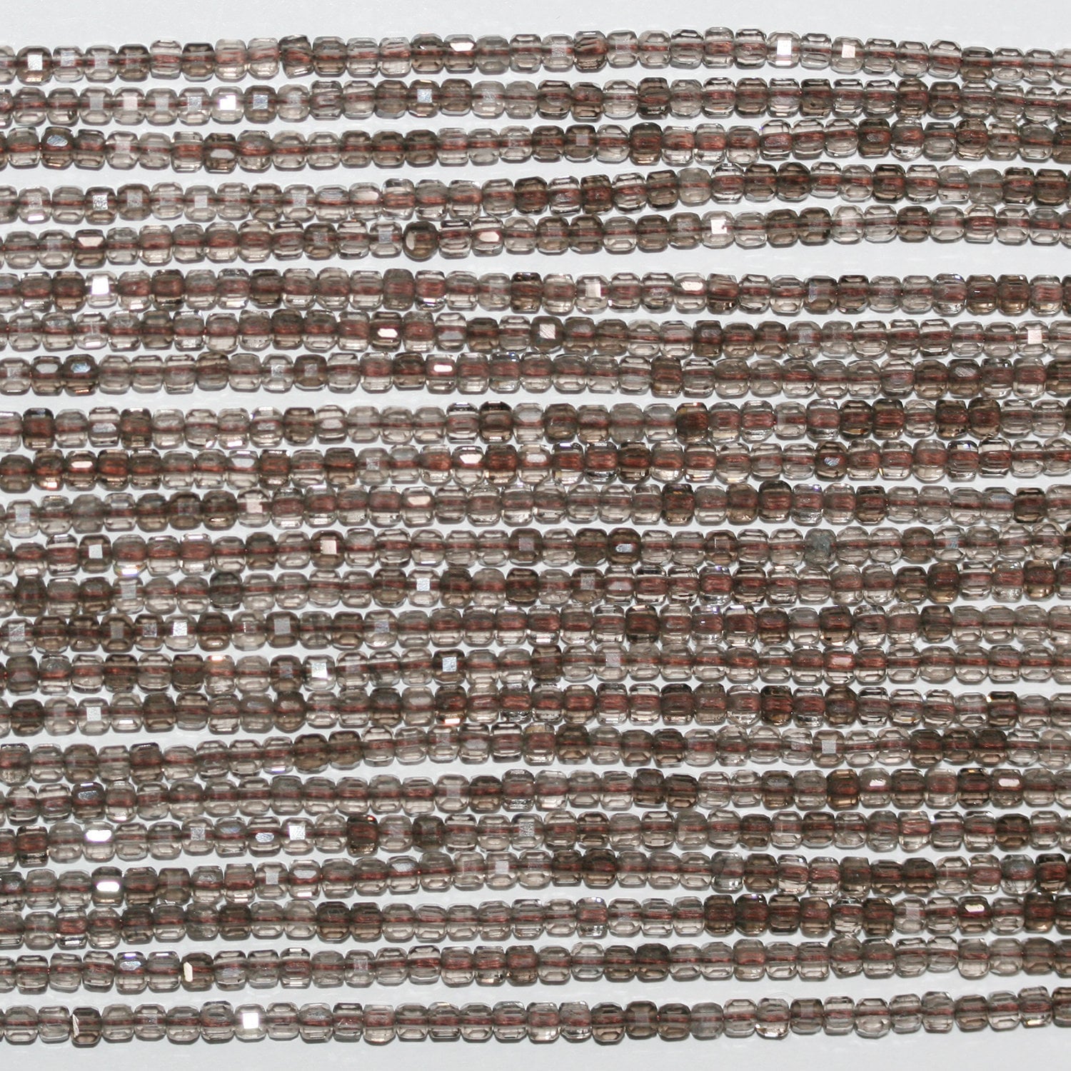 Perles cubiques à facettes en obsidienne St de 15 pouces, 2 mm, brin de 39 cm.