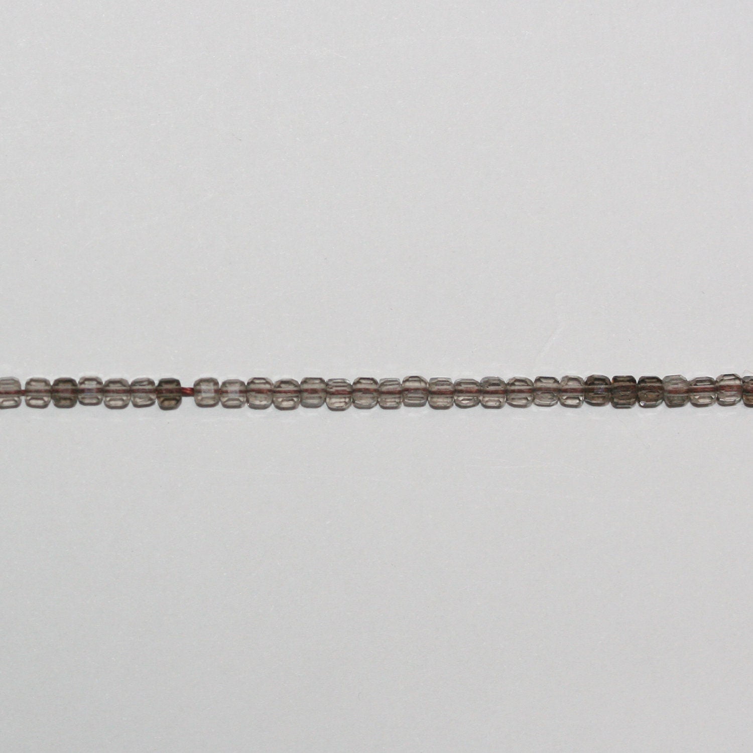 Perles cubiques à facettes en obsidienne St de 15 pouces, 2 mm, brin de 39 cm.