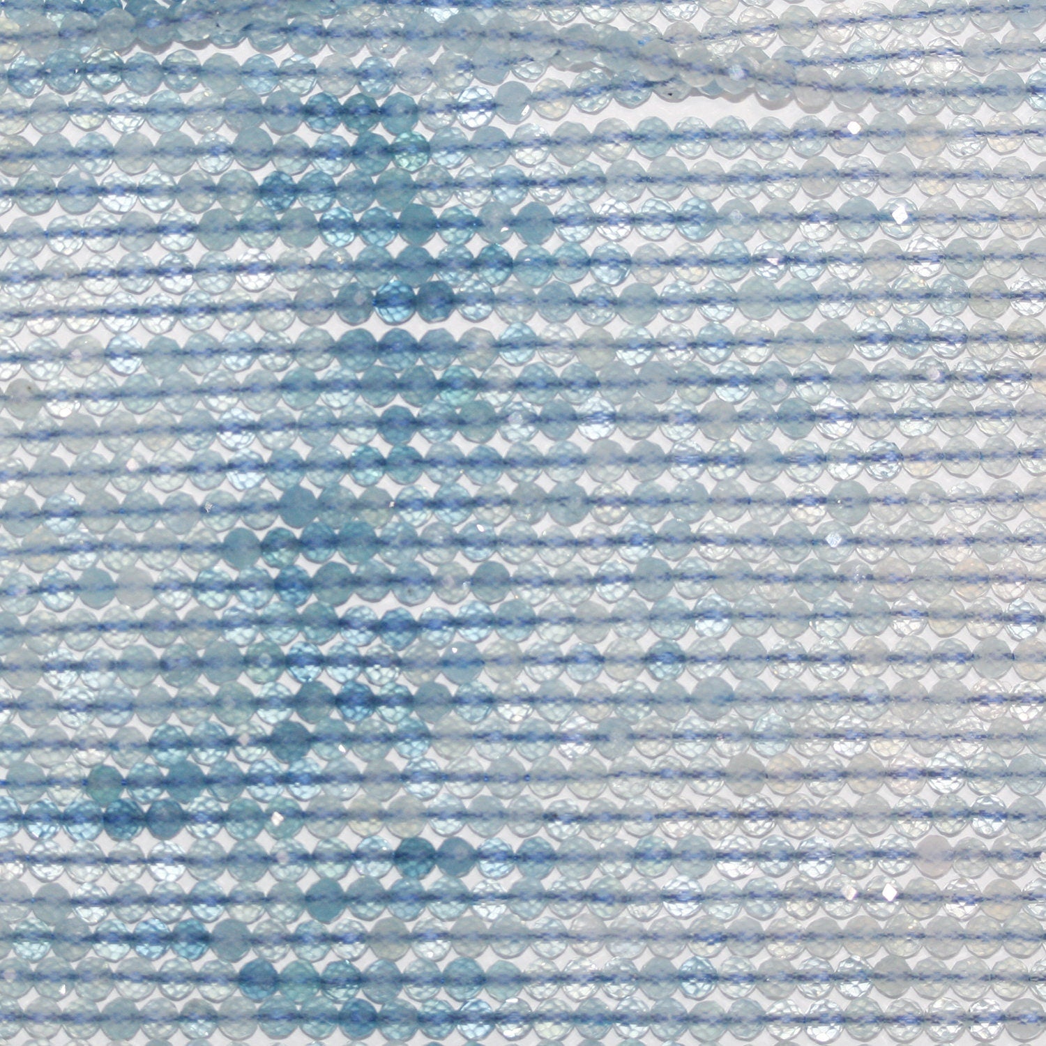 15" Perles rondes à facettes en aigue-marine 3 mm.-Rig 39 cm.