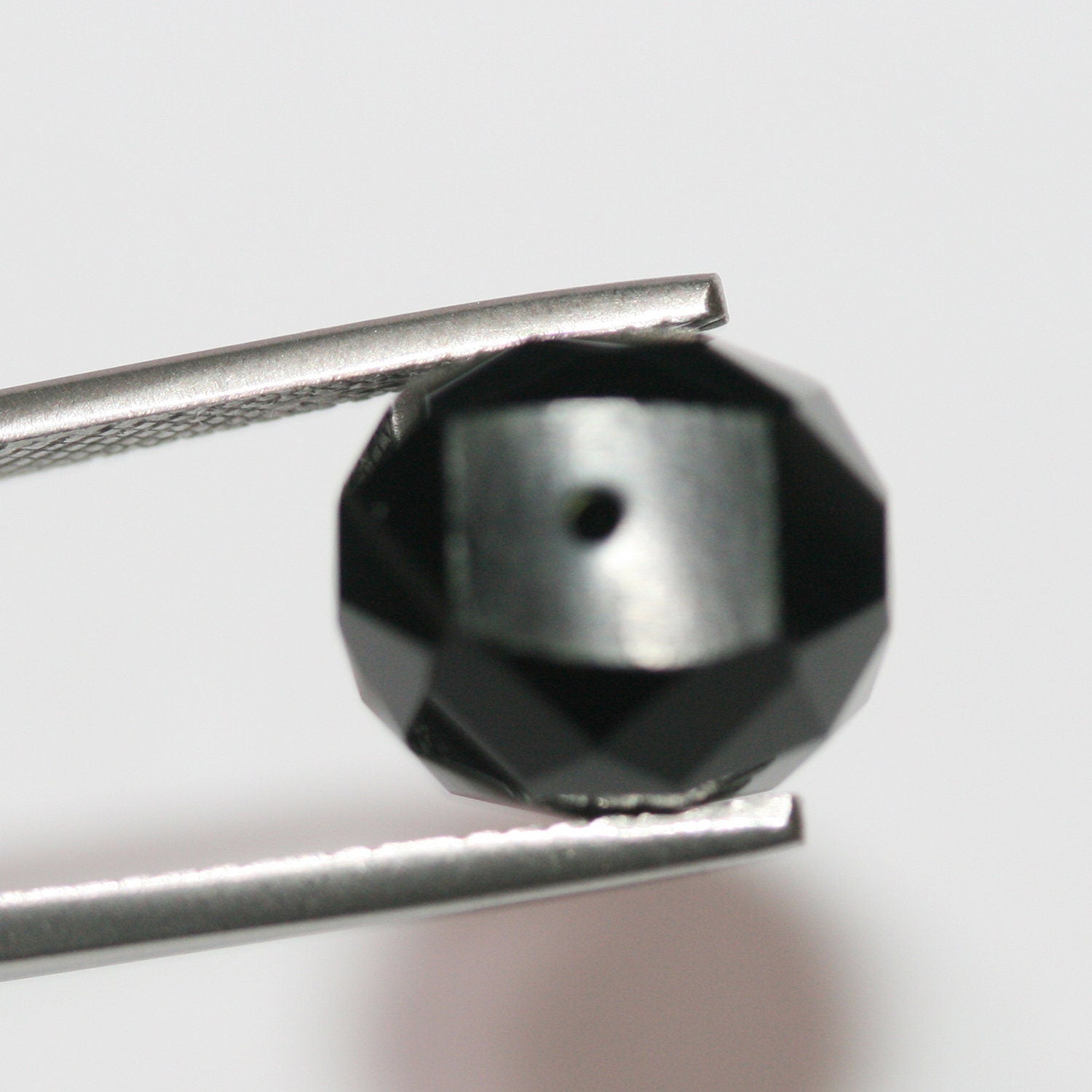 Onyx facetté en forme de goutte, demi-percé, 13 x 11 mm - 2 pièces